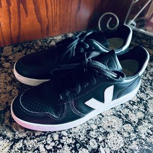 Rare! Veja V10 Leather Size 39